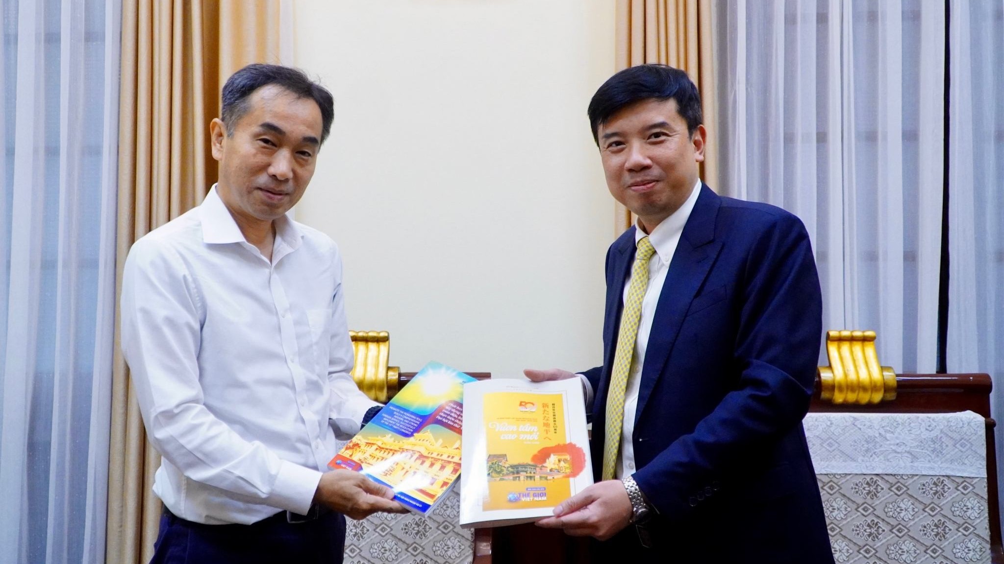 The World & Vietnam Report and Nikkei discuss cooperation directions