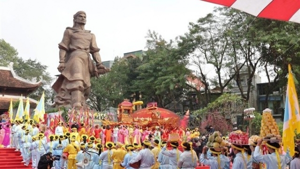 Vietnam promotes tourism associated with traditional cultural festivals