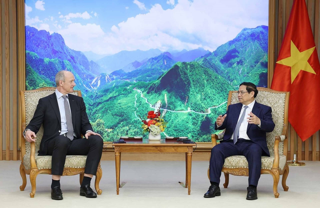 PM Pham Minh Chinh receives President and CEO of Siemens in Hanoi