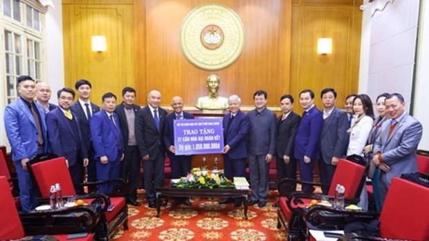Business Association of Overseas Vietnamese donates 21 solidarity houses for poor families