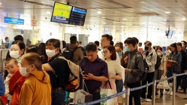 Tan Son Nhat Int'l Airport welcomes over 3.8 million passengers during Lunar New Year holiday