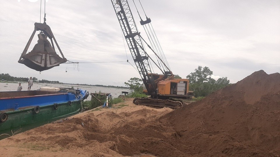Prime Minister Pham Minh Chinh urges action against sand shortage for Mekong Delta infrastructure projects