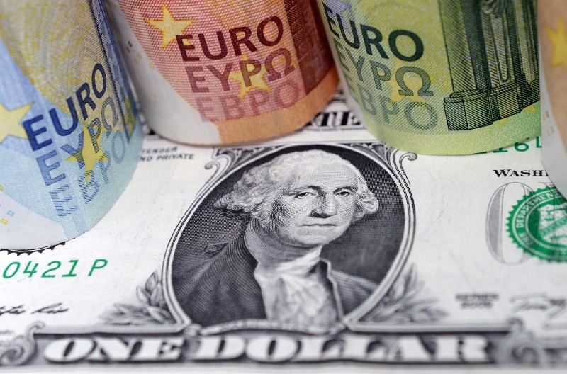 2400 euros to dollars online