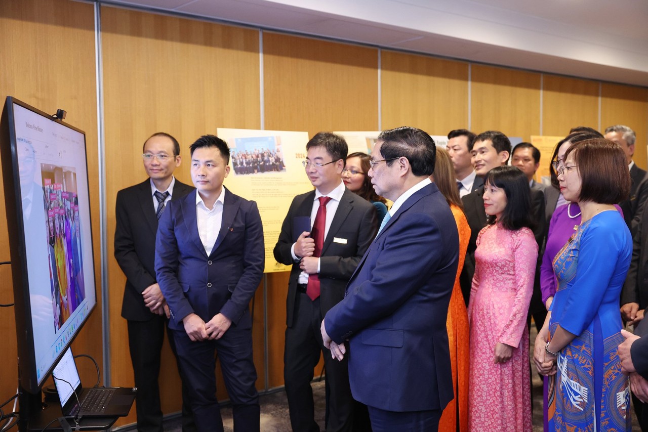 Thủ tướng Chính phủ Phạm Minh Chính làm việc với Hội trí thức và chuyên gia người Việt Nam tại Australia