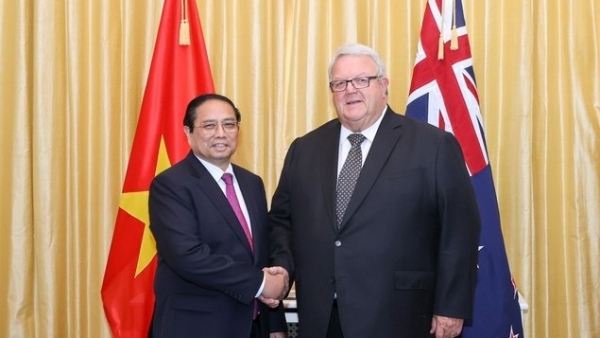 PM Pham Minh Chinh meets with Speaker of New Zealand Parliament Gerry Brownlee
