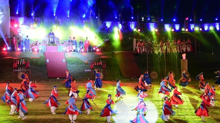 Korea aims to cultivate local festivals into internationally renowned tourism attractions