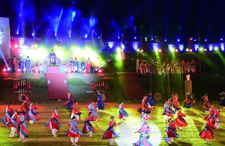 Korea aims to cultivate local festivals into internationally renowned tourism attractions