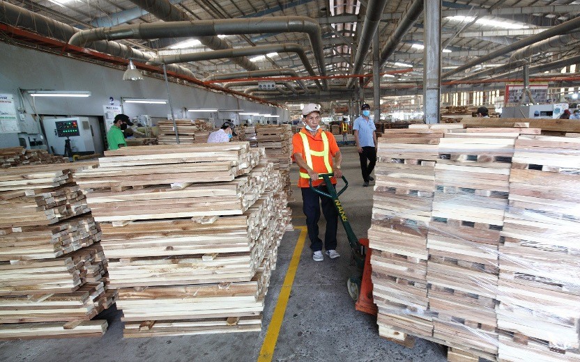 Cross-border e-commerce: New direction for Vietnam's wood and furniture industry. (Photo: toquoc)