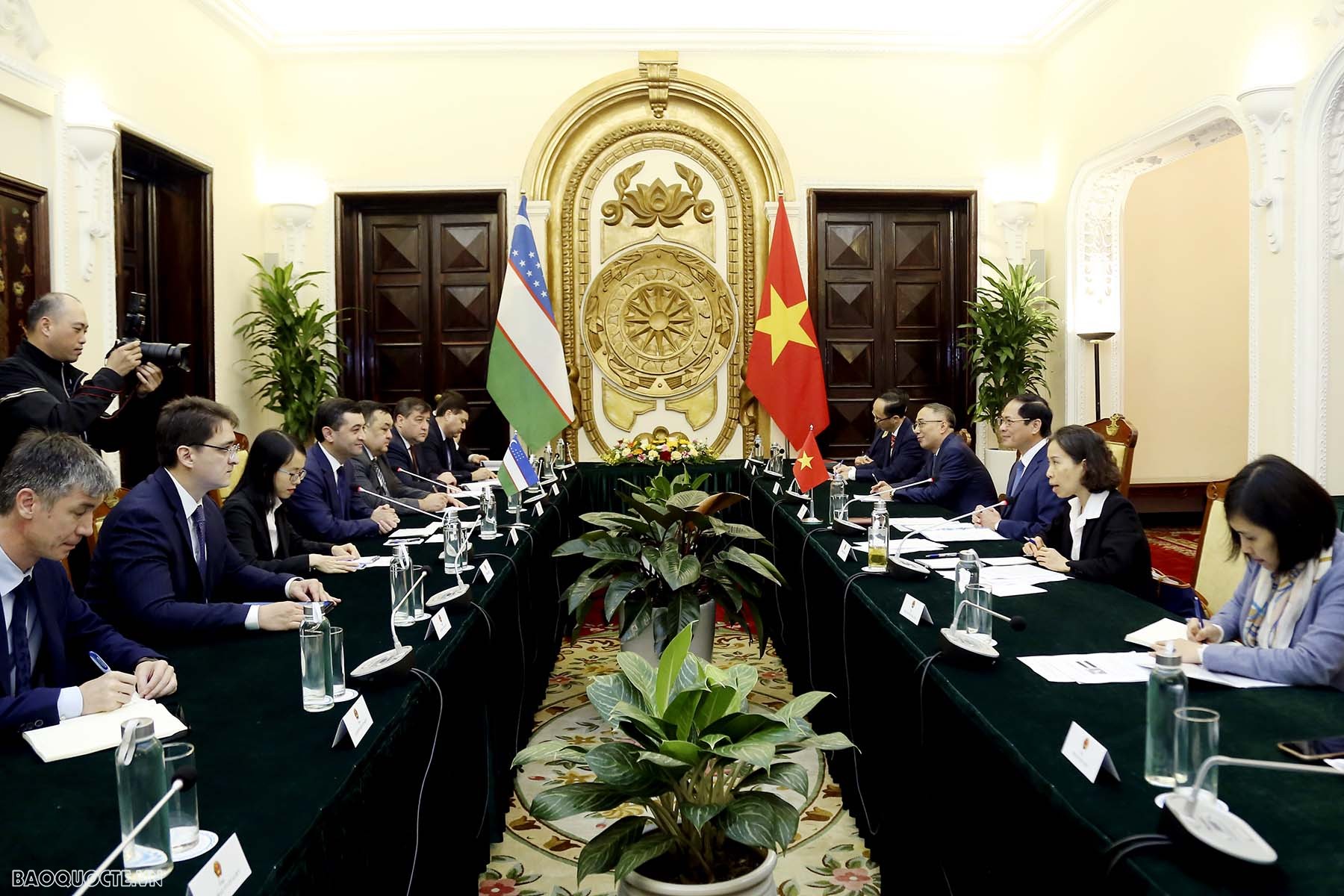 Vietnam, Uzbekistan Foreign Ministers hold talks in Hanoi