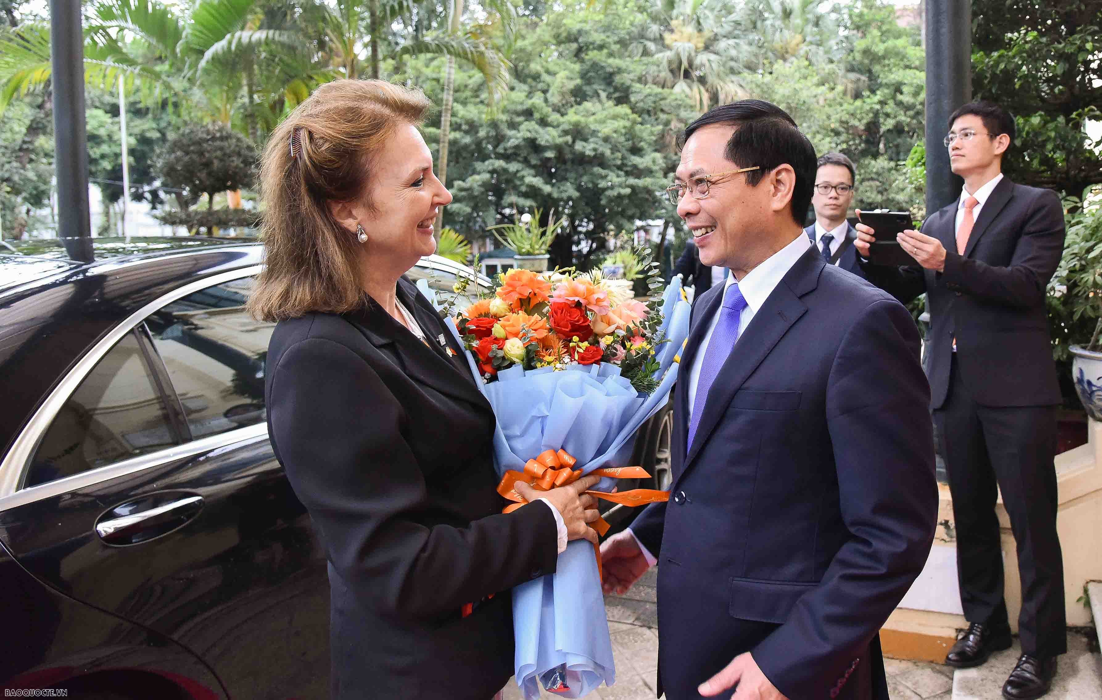 Vietnam, Argentina Foreign Ministers hold talks to expand cooperation relations