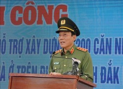 Ministry presents support for construction of 1,200 houses for disadvantaged in Dak Lak