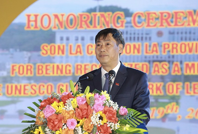 Mr. Nguyen Huu Dong, Member of the Central Party Committee, Secretary of the Provincial Party Committee, and Head of the Provincial National Assembly Delegation, delivered a speech at the Ceremony.