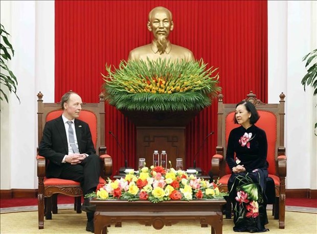 Party Politburo Truong Thi Mai meets with speaker of Finnish parliament