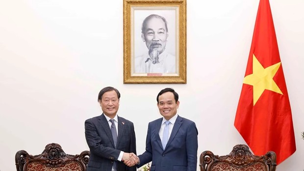 Deputy PM Tran Luu Quang hosts JICA Executive Senior Vice President