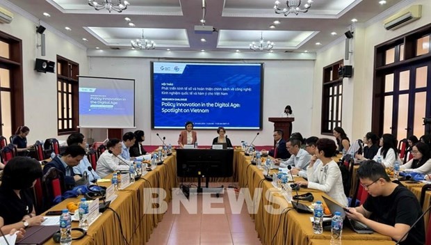 Domestic, international experts share experience in developing digital economy, tech regulations
