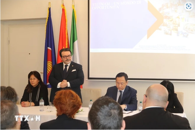 Vietnamese Embassy to Italy works to boost locality-to-locality cooperation