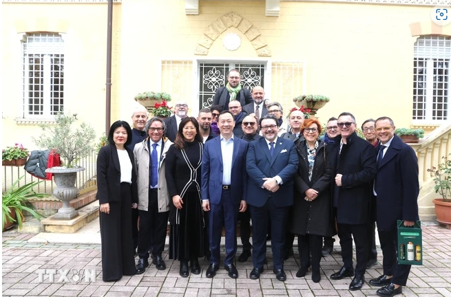 Vietnamese Embassy to Italy works to boost locality-to-locality cooperation Vietnamese Embassy to Italy works to boost locality-to-locality cooperation