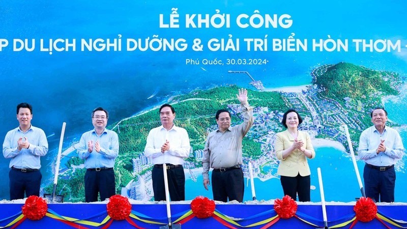 PM Pham Minh Chinh attends ground-breaking ceremony for Hon Thom marine entertainment complex