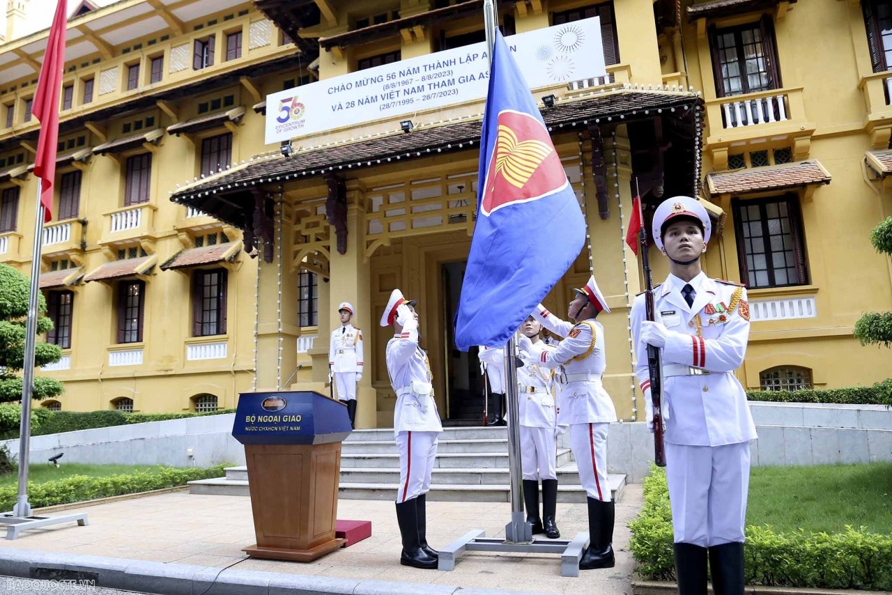 ASEAN Flag Raising Ceremony 2023 at the Ministry of Foreign Affairs, commemorating ASEAN's founding day. (Photo: Nguyen Hong)