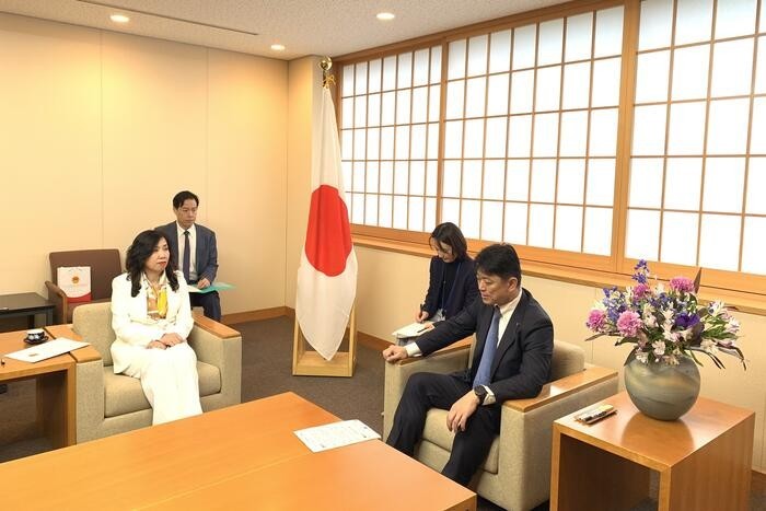 Deputy FM Le Thi Thu Hang, Japanese counterpart Komura Masahiro hold meeting in Tokyo