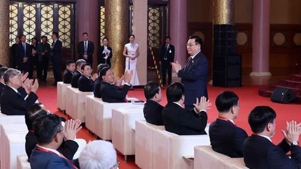 National Assembly Chairman participates Vietnam-China seminar on SoE reform