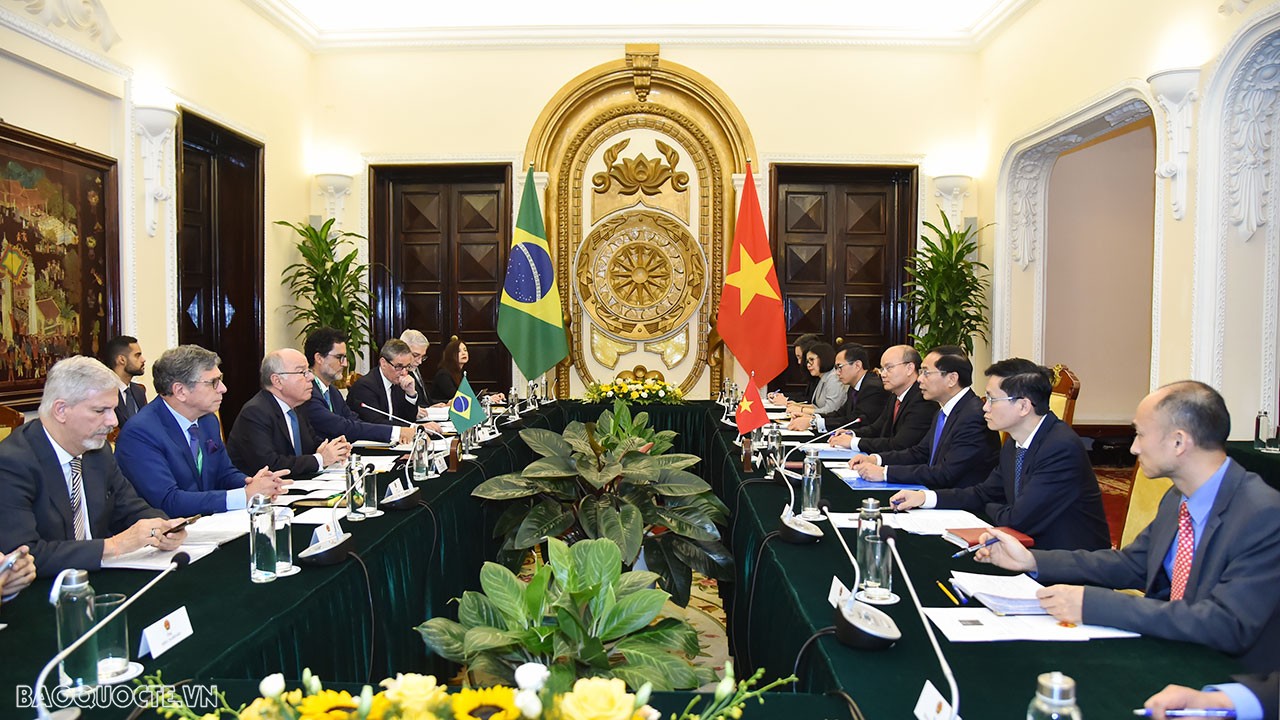 Vietnam, Brazil Foreign Ministers hold talks to attach importance to bilateral ties