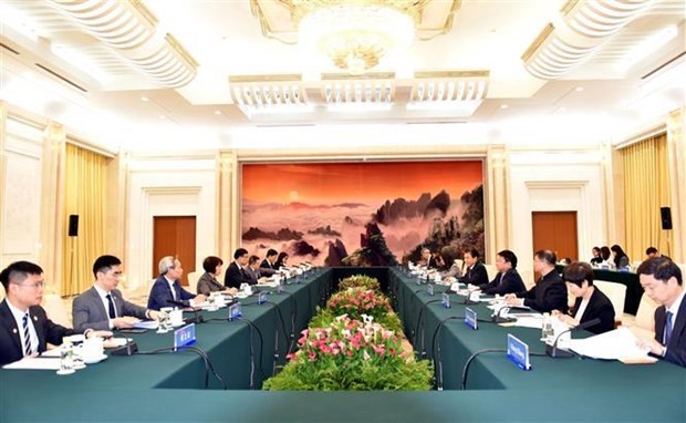 Vietnam, China Economic committees of legislatures exchange information, experience