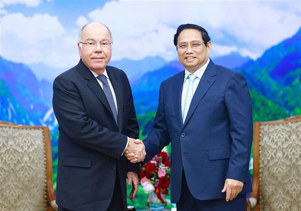 PM Pham Minh Chinh receives Brazilian Foreign Minister Mauro Vieira