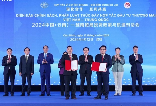 NA Chairman Vuong Dinh Hue affirms support for cooperation between Vietnamese localities, China’s Yunnan
