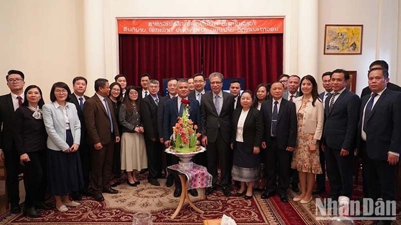 Vietnamese Embassy in Russia extends New Year greetings to its Lao counterpart