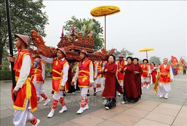 The palanquin procession to Hung Kings Temple takes place on April 15. The commemorative anniversary for the Hung Kings - the Hung Kings Temple Festival has been upheld for thousands of years. (Source: VNA)