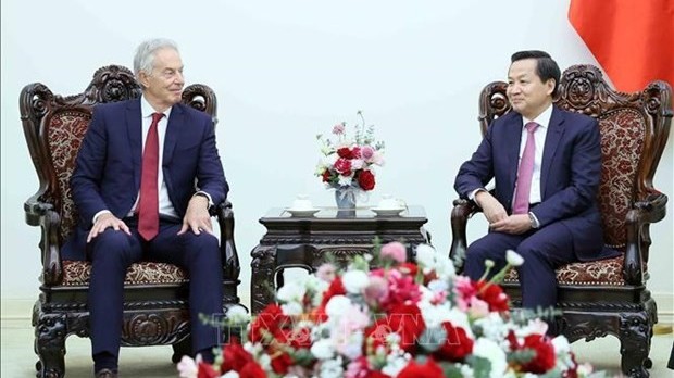 Deputy PM Le Minh Khai meets with former UK PM Tony Blair
