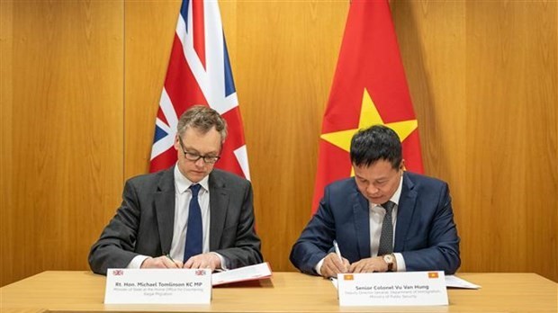 Vietnam, UK sign new agreement on illegal migration