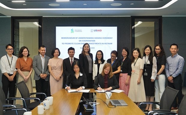Standard Chartered, USAID sign MOU to promote clean energy investments in Vietnam