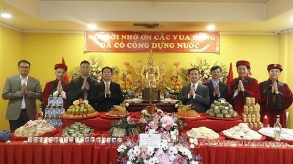 Overseas Vietnamese in Russia commemorate death anniversary of Hung Kings