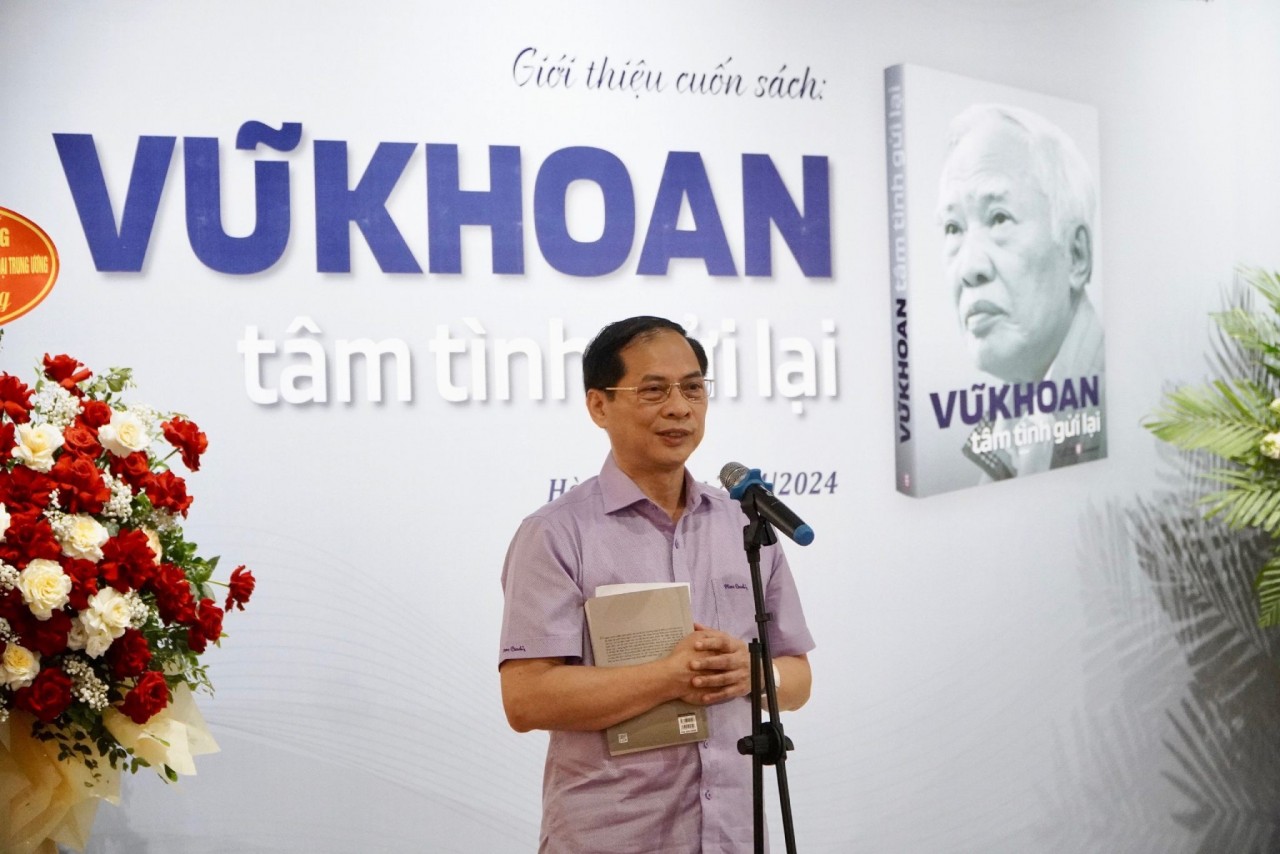 Former Deputy Prime Minister Vu Khoan's reflections passed on to younger generation Former Deputy Prime Minister Vu Khoan's reflections passed on to younger generation