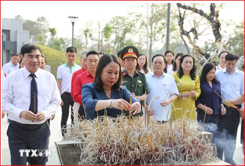Acting President expresses gratitude to contributors to Dien Bien Phu Victory