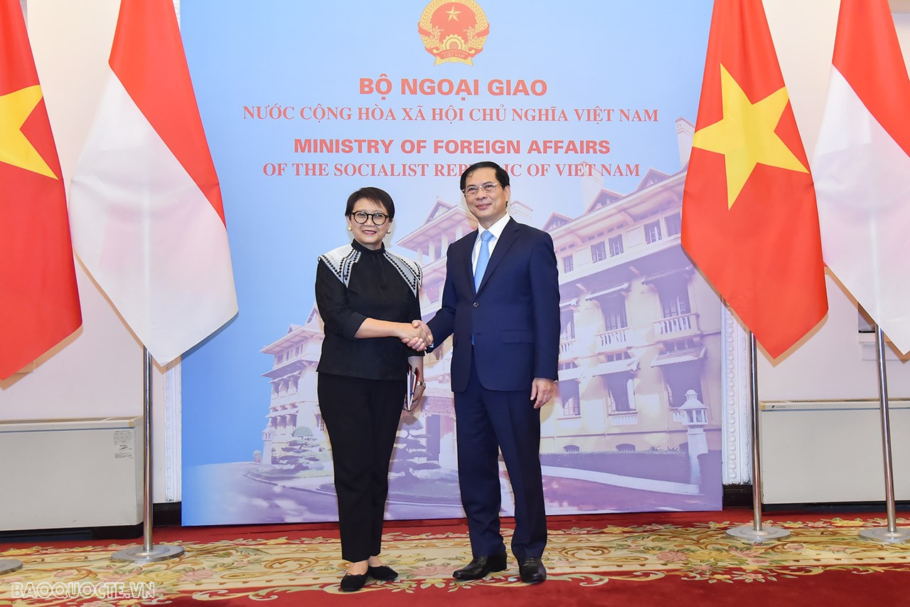 Vietnam, Indonesia Foreign Ministers co-chaired 5th session of Bilateral Cooperation Committee