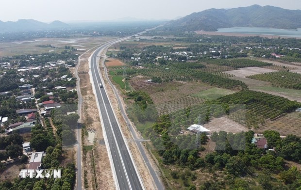 Cam Lam - Vinh Hao Expressway to help drive south-central region"s economy | Business | Vietnam+ (VietnamPlus)