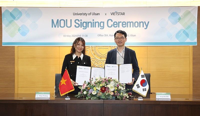 CEO of VIETSTAR Pham Thi Thu Hang signed the Memorandum of Agreement with Dr. Younghan SHIN, Dean of Office of International Affairs of Education University of Ulsan on May 3, 2024. CEO of VIETSTAR Pham Thi Thu Hang signed the Memorandum of Agreement with Dr. Younghan SHIN, Dean of Office of International Affairs of Education University of Ulsan on May 3, 2024.