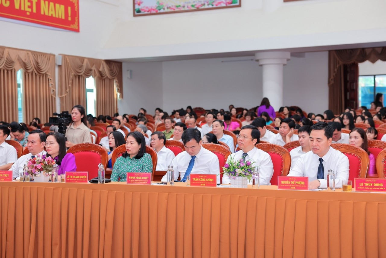 The delegates attended the 3rd Vietnam Book and Reading Culture Day. (Photo: Tran Duc Quyet)