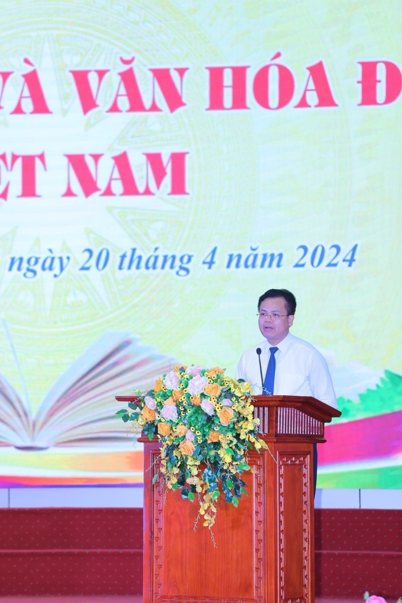 Mr. Do Van Tru, the Chairman of the People's Committee of Son La City, delivered a speech at the 3rd Vietnam book and reading culture day. (Photo: Tran Duc Quyet)