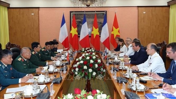 Minister Phan Van Giang, French Minister of Armed Forces Sébastien Lecornu hold talks in Hanoi
