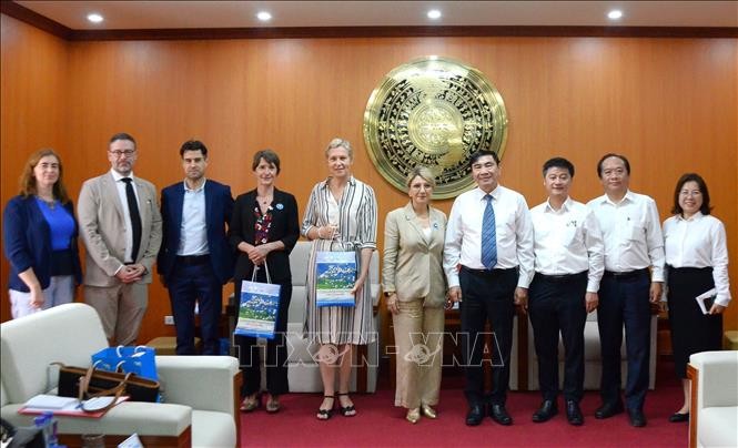 Vietnam-France cooperation aims to foster development of Dien Bien: French Secretary of State