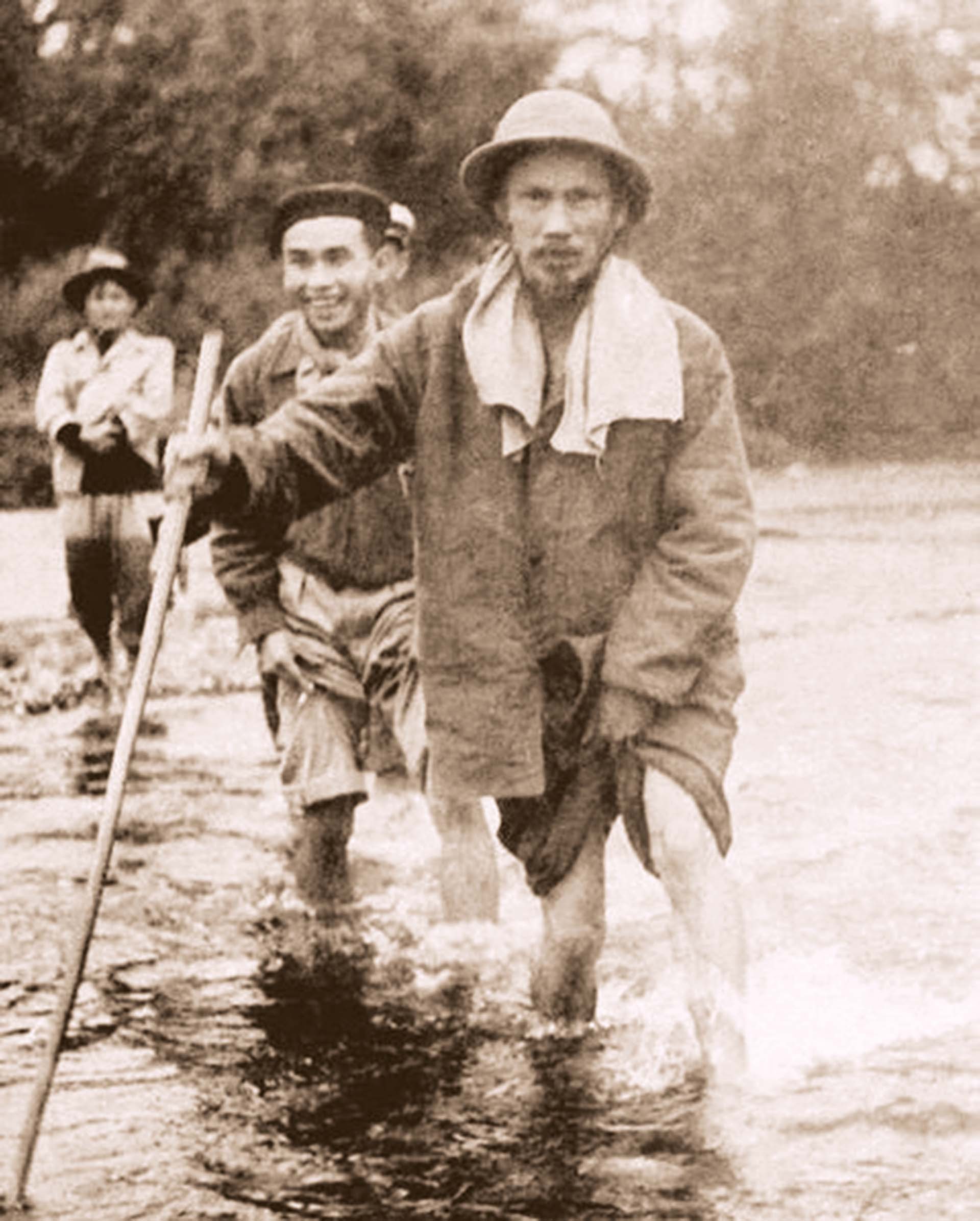 Stories about Uncle Ho's memorabilia related to Dien Bien Phu campaign