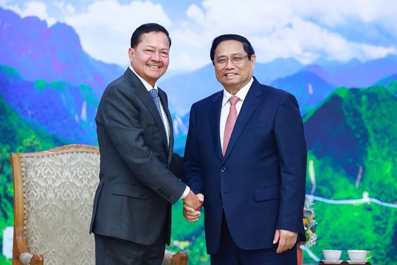 PM Pham Minh Chinh hosts Cambodian Deputy PM Neth Savoeun