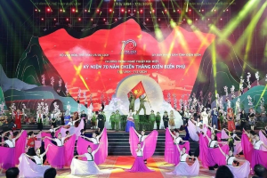 Special music show marks 70th anniversary of Dien Bien Phu Victory