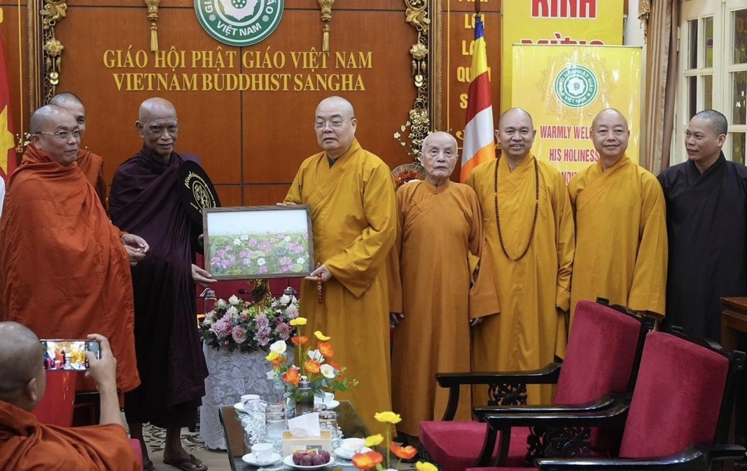 The Supreme Patriarch of Myanmar visits Vietnam on Buddha's Birthday in 2024