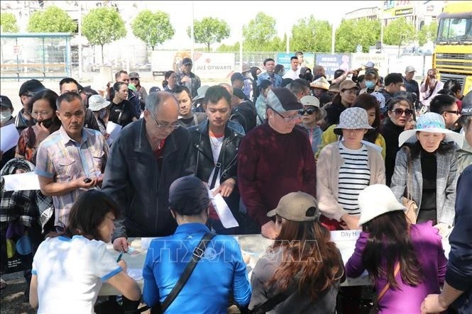 More support provided for Vietnamese business households impacted by Warsaw fire