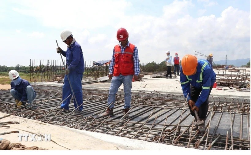 PM Pham Minh Chinh issued a directive urging improvement of occupational hygiene and safety